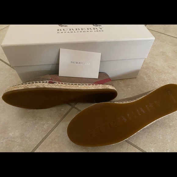 Burberry Hodgeson Espradrille Flats - Picture 4 of 5